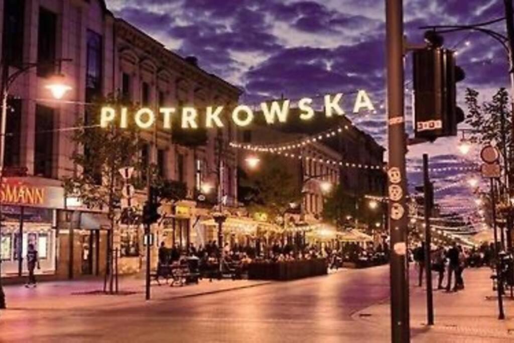 P-122 Piotrkowska Apartment. Łódź Exteriör bild